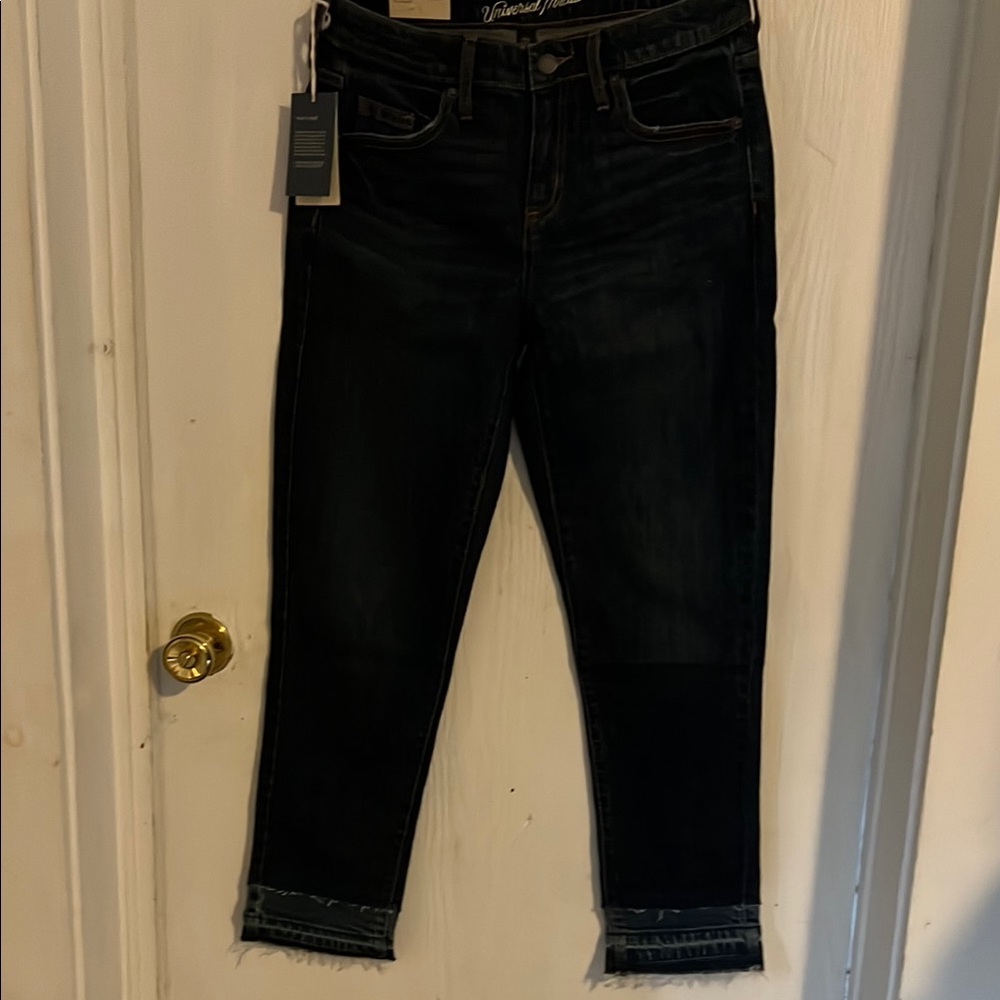 Universal Thread Black Ankle-Length Cropped Jeans